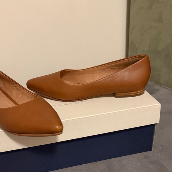 Caslon Women's Brown Flats - Picture 7 of 7